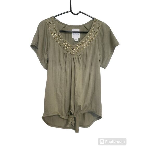 New York Laundry NWT Embellished VNeck Short Sleeve Top Blouse - Picture 1 of 6